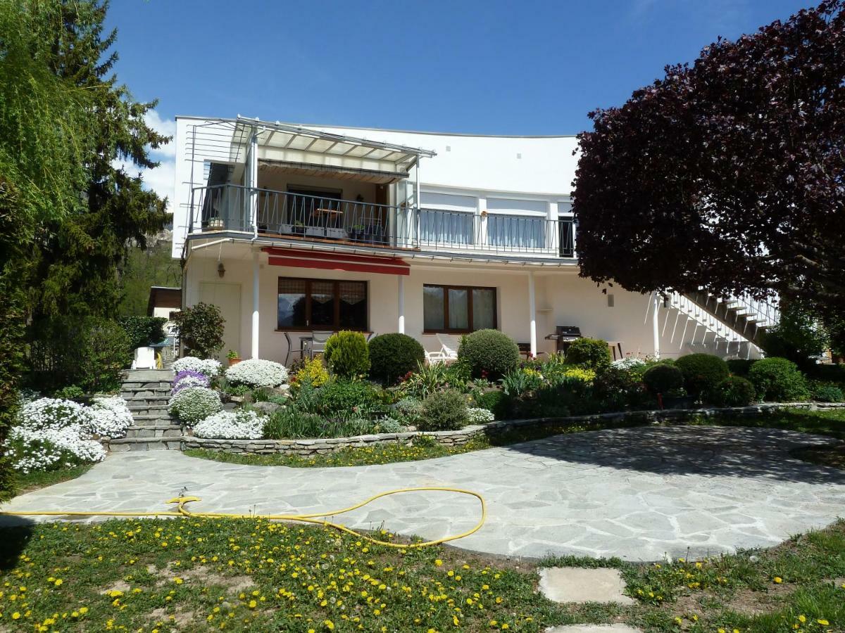 Vue Sur Les Montagnes Apartment Embrun Exterior photo