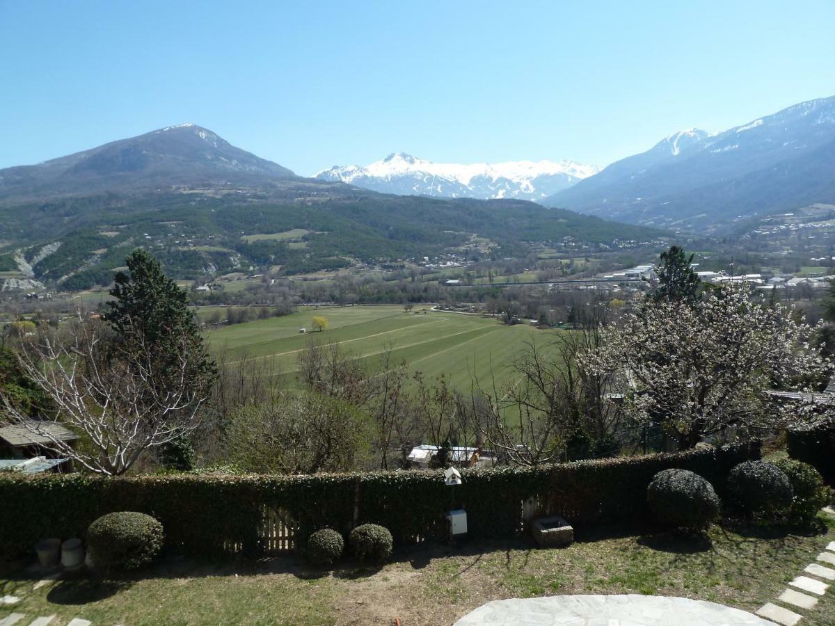 Vue Sur Les Montagnes Apartment Embrun Exterior photo